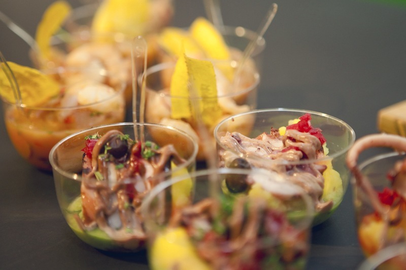 Vuelve Big Food Grrrreat Market, el mayor evento de food design de España donde se unen gastronomía y diseñoBIG
GRRRREAT
MARKET
Te apetece vivir una experiencia
gastro-sensorial unica?
Big Food, Grrrreat Market y cervezas Ambar
te invitamos a un afterwork en el que
podris disfrutar de las creaciones
exclusivas de food design que chefs
y disefiadores han elaborado para esta
edicién maridadas con la mejor cerveza.
Saborea, visualiza, disfruta,
huele, siente, toca, experimenta...
6 mod soobvie (D vnGfe seppeneatio roscoe