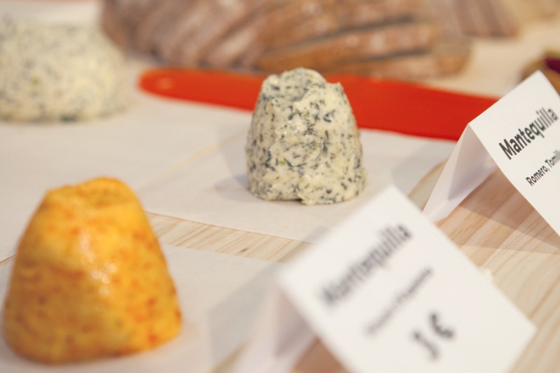 Vuelve Big Food Grrrreat Market, el mayor evento de food design de España donde se unen gastronomía y diseñoBIG
GRRRREAT
MARKET
Te apetece vivir una experiencia
gastro-sensorial unica?
Big Food, Grrrreat Market y cervezas Ambar
te invitamos a un afterwork en el que
podris disfrutar de las creaciones
exclusivas de food design que chefs
y disefiadores han elaborado para esta
edicién maridadas con la mejor cerveza.
Saborea, visualiza, disfruta,
huele, siente, toca, experimenta...
6 mod soobvie (D vnGfe seppeneatio roscoe