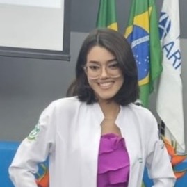 Lore Oliveira
