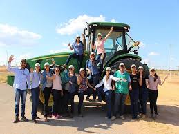 Oeste da Bahia: mulheres participam de curso de tratorista agrícola em Luís  Eduardo Magalhães – Matopiba Agro