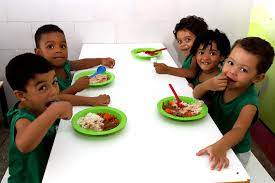 Educação nutricional e agricultura familiar são valorizadas na merenda das  escolas municipais - Prefeitura de Aracaju