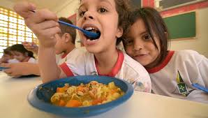 Referência na ONU, Programa Nacional de Alimentação Escolar completa 63  anos - MEC