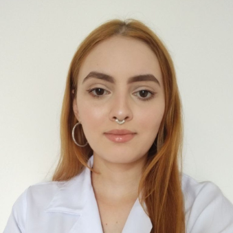 Ana Caroline L. Castroviejo Pastre