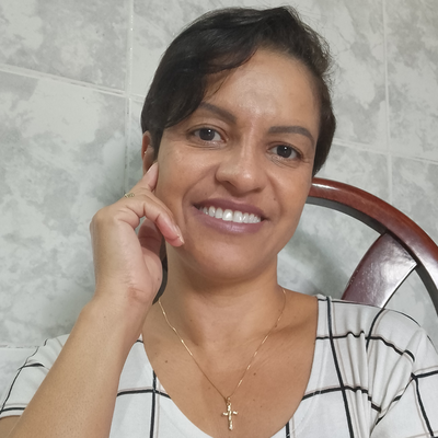 Juliana Edmara de Souza Latuque 