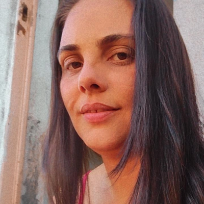 Débora Luciana Santos