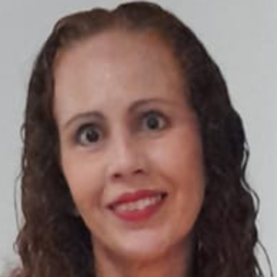 Ana Cláudia  Andrade Carvalho 