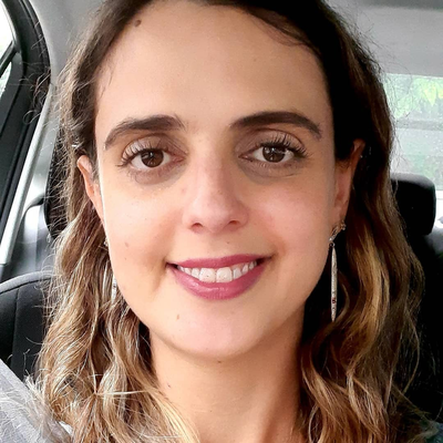 Adriana  Farias de Medeiros 