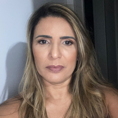 Luciana  Rezende Mizael da Silva 
